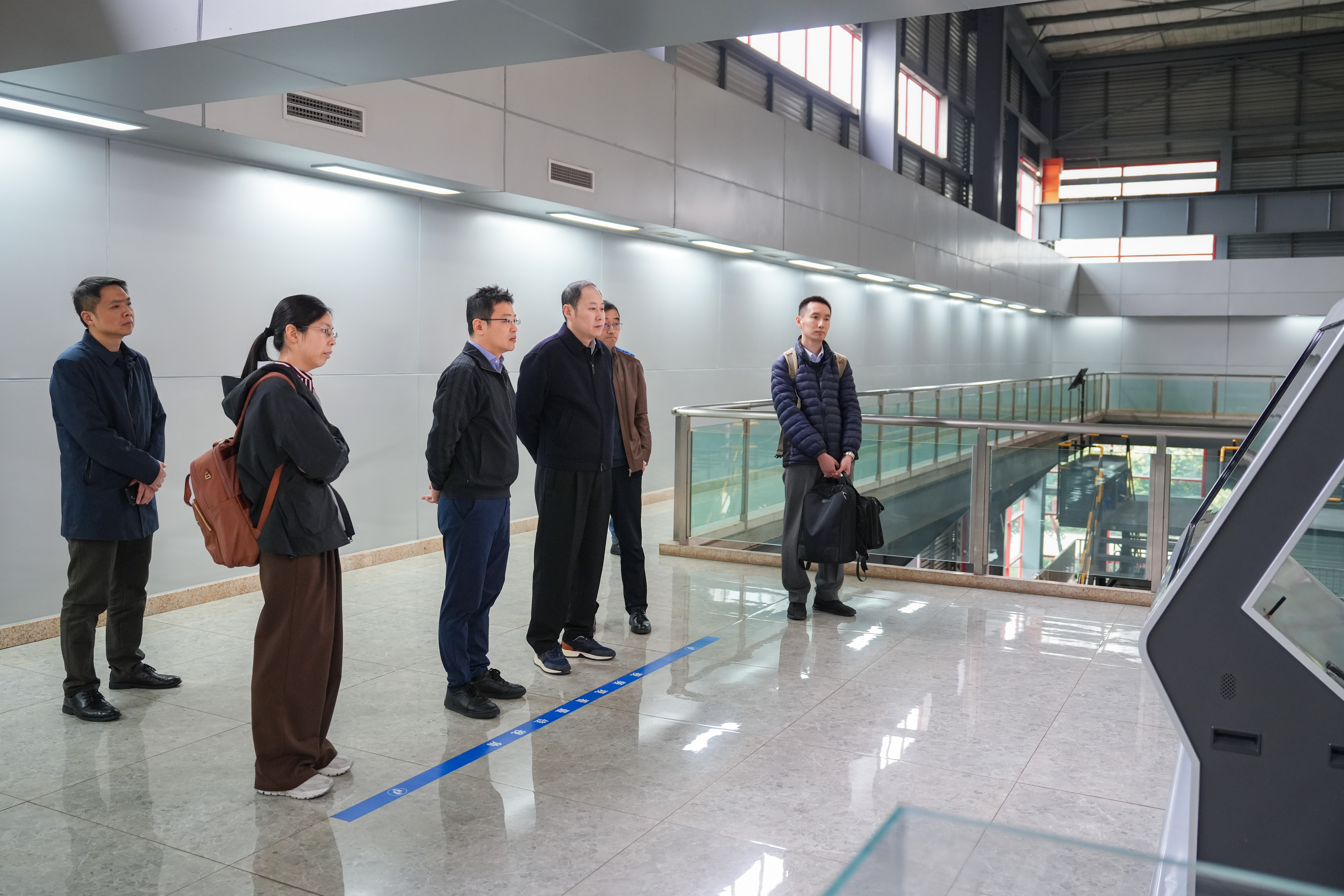 中信环境党委委员、副总经理王松一行到维基体育环境集团考察交流